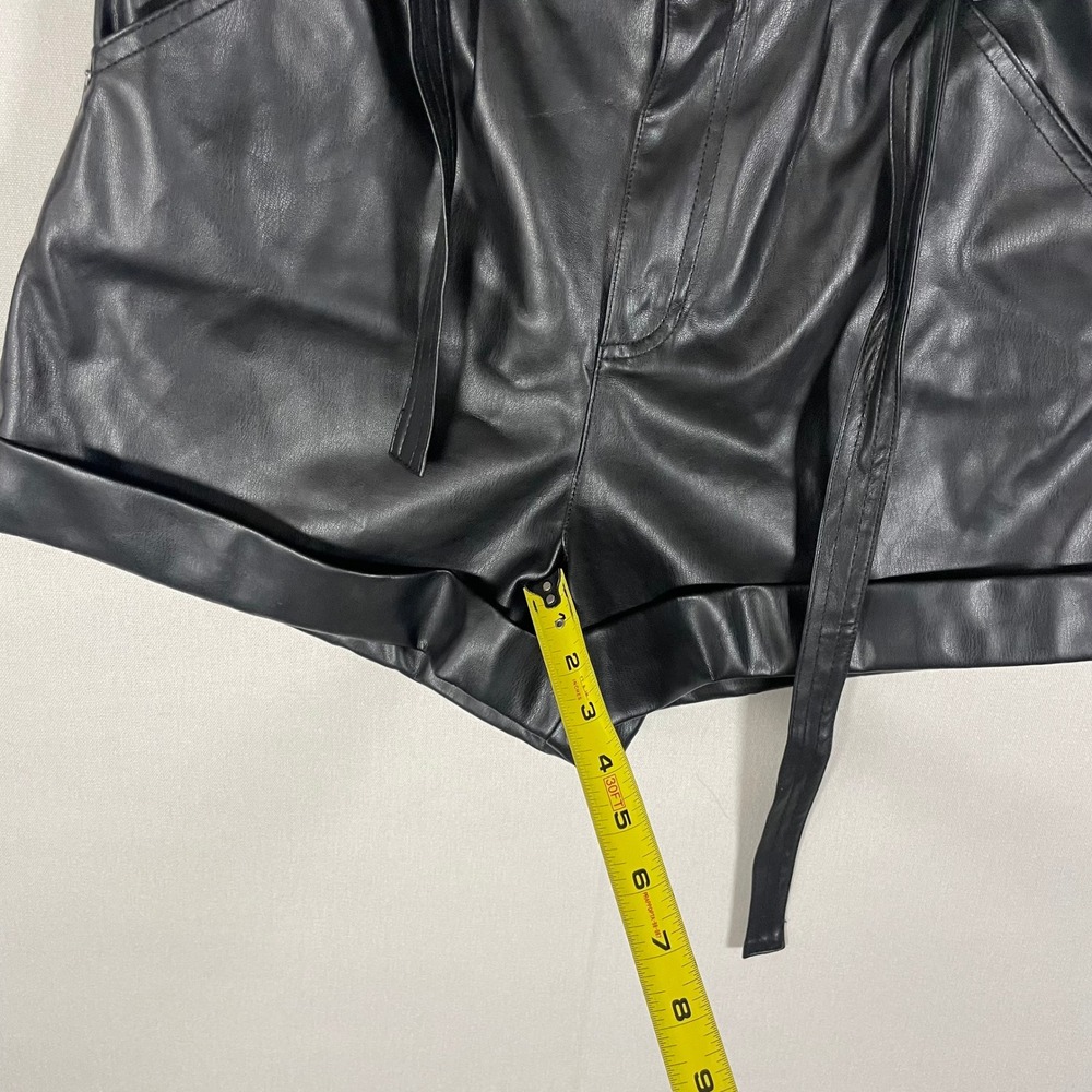 BLANKNYC Faux Leather Paperbag Waist‎ Shorts Black Belted Cuffed - Size 28 - Picture 9 of 10